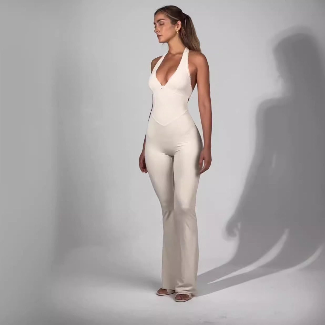 Solid Color Low-cut U-neck Stretch Sleeveless Jumpsuit