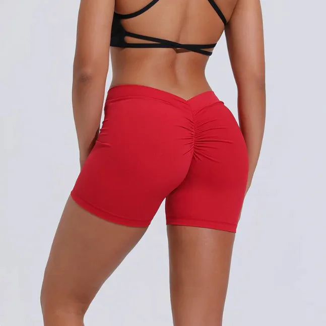 Šorti ar augstu jostasvietu un V veida muguru